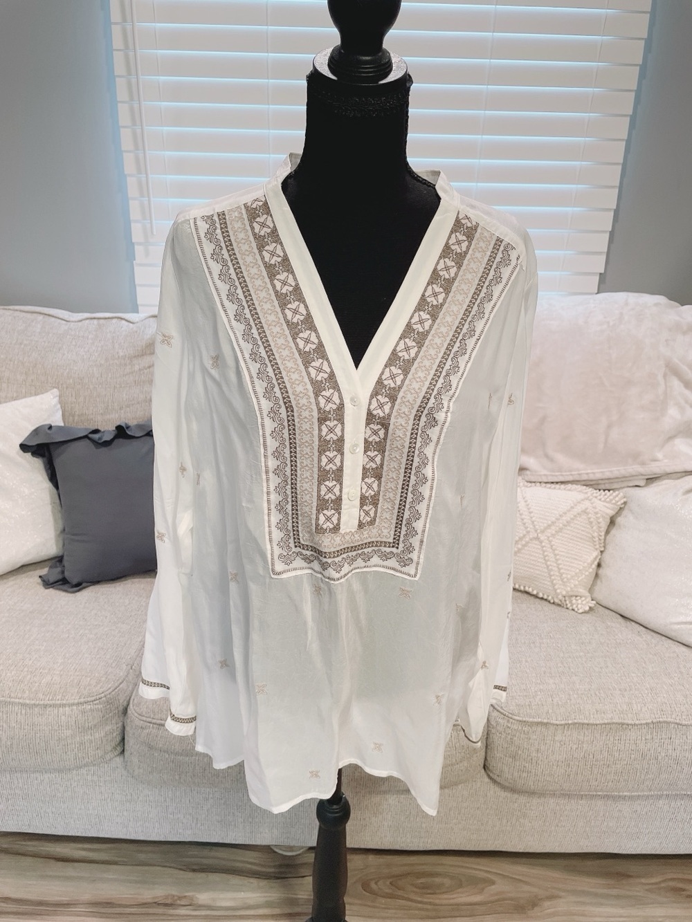 J Jill Sheer Cream Embroidered Blouse Size Large